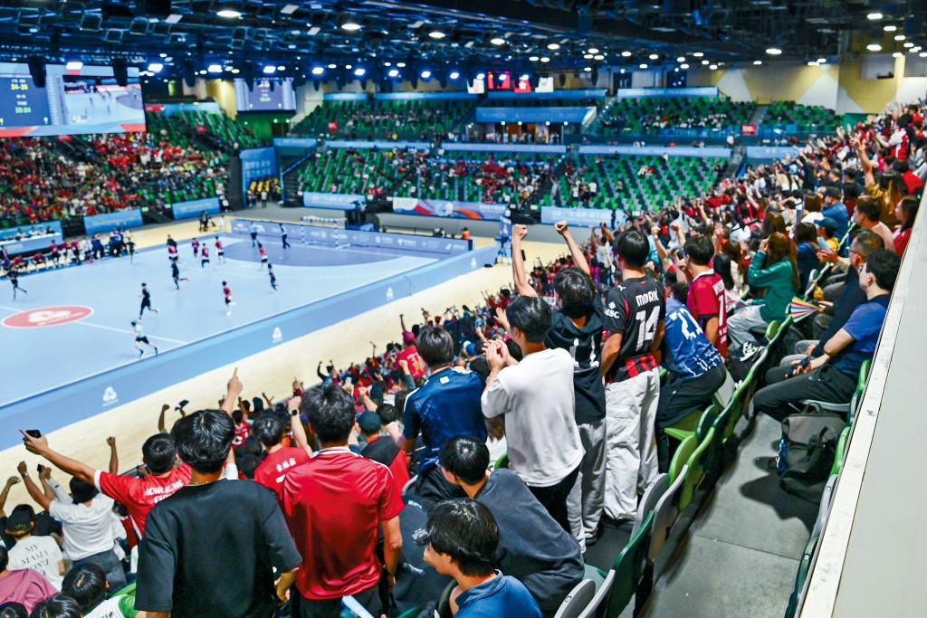 男子手球隊在全運時獲球迷熱情支持，現時於傑運「最佳運動隊伍」投票中排第一。