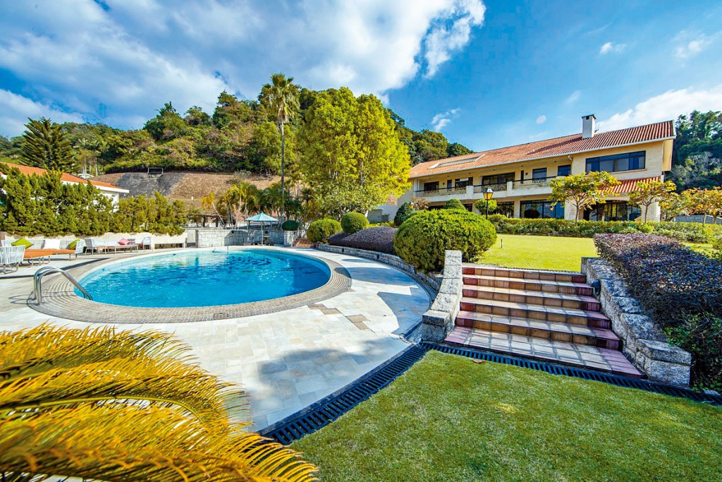 康樂園洋房以3億易手，創該屋苑成交價及呎價新高。