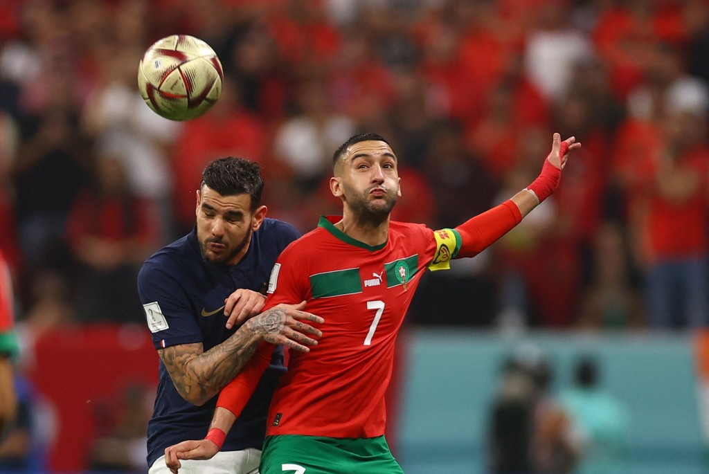 薛耶治(右)是今屆世盃摩洛哥領軍人物。REUTERS
