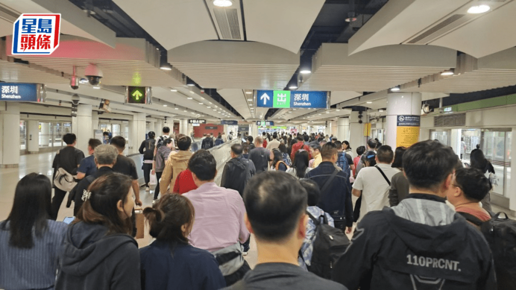 李家超表示,特區政府與內地探討延長部分口岸通關時間進展順利。資料圖片