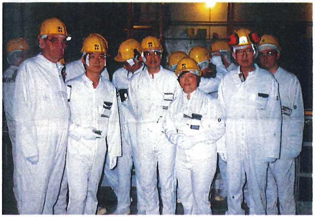 谭惠珠（前排右二）率立法局考察团到法国参观核电站。 受访者提供