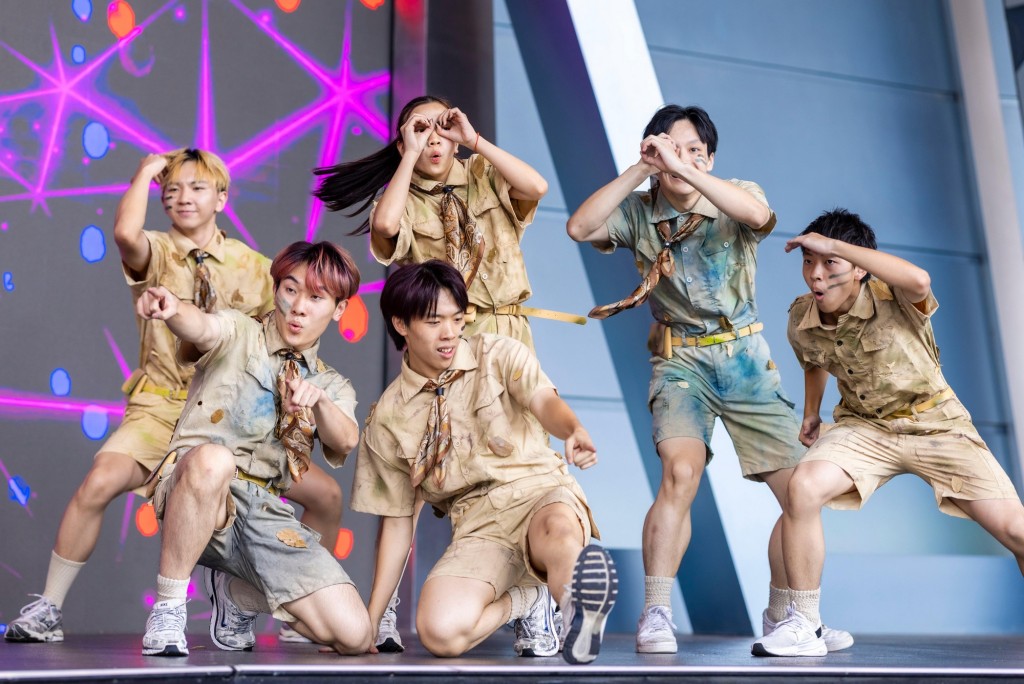勇奪冠軍的Rockz Elements隊員平均舞齡超過 7 年,全員為香港資深霹靂舞舞者。 勇奪冠軍的Rockz Elements隊員平均舞齡超過 7 年,全員為香港資深霹靂舞舞者。