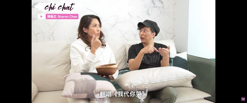 鄧健泓在陳敏之的個人YouTube頻道節目《Chi Chat》，自爆當年曾背住女友李施嬅，與現任太太石詠莉搞曖昧。