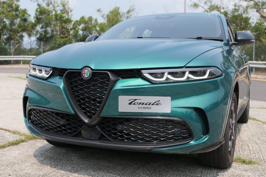 Alfa Romeo Tonale尺碼為4,528 x 1,841 x 1,601mm，軸距2,636mm。