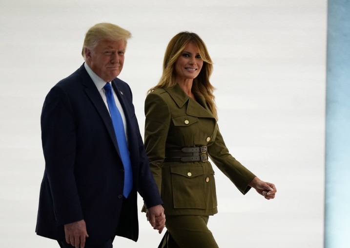 特朗普与梅拉尼娅于2005年结婚。美联社图片