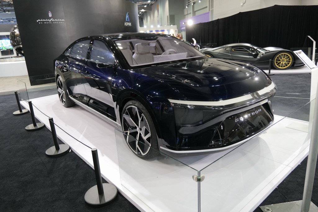 Pininfarnia設計室為台灣富士康設計的首款高性能電動車。