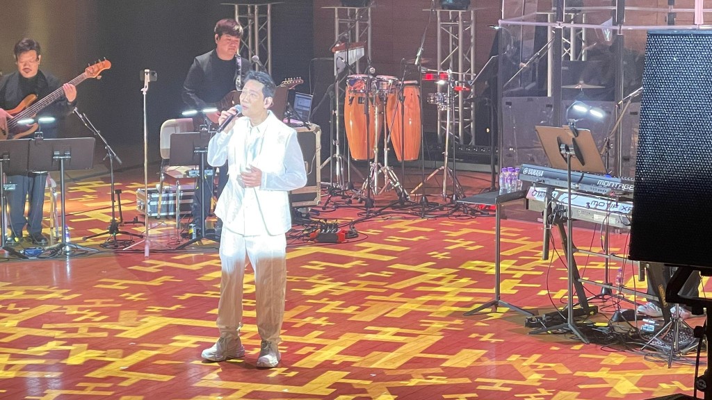 杨立门在湾仔演艺学院连开两埸慈善音乐会。
