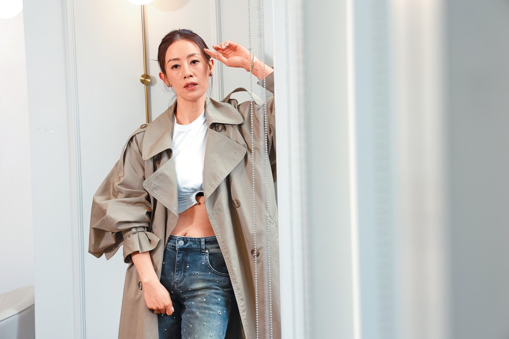 2004年以女團「女生宿舍」出道，不知不覺間，梁靖琪已入行廿年。