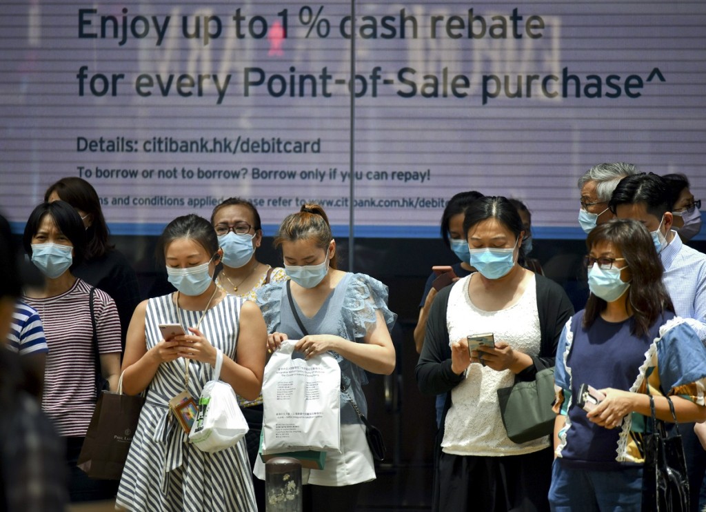 環保署呼籲市民盡量減少外出。資料圖片