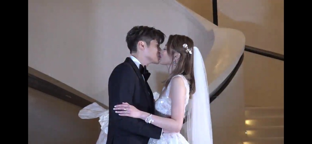 陳家樂與連詩雅被記者要求親吻。