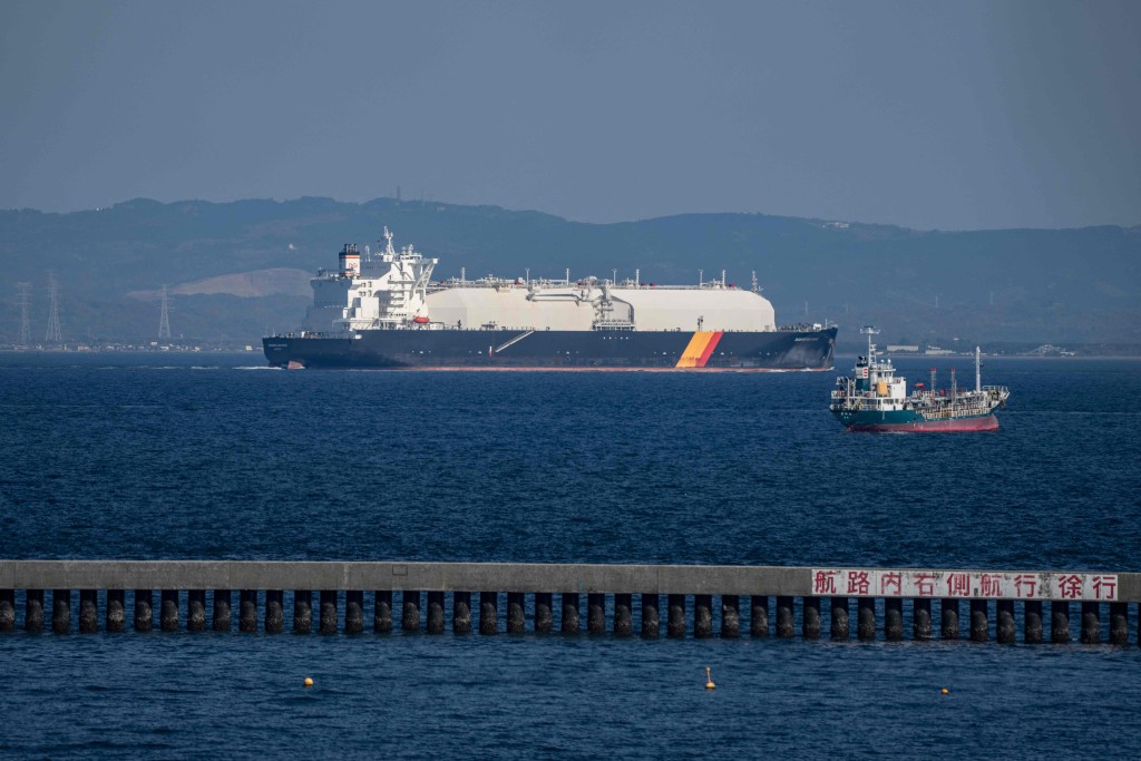 日本高度依賴進口能源。法新社