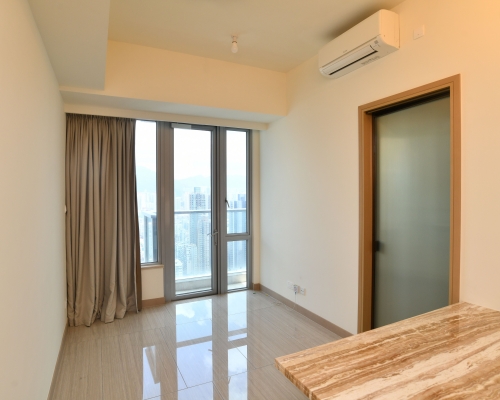 汇玺2B座中层J室，面积381方呎。