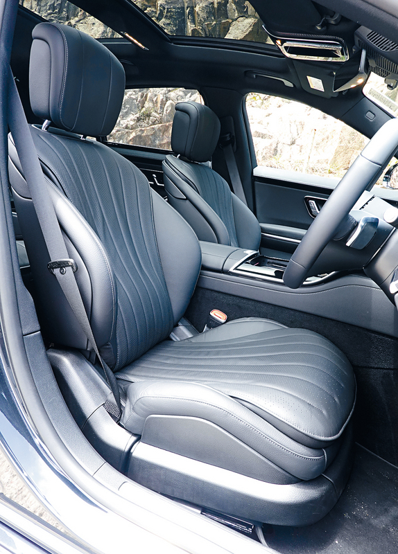 ●前排座椅除了電控調校、位置記憶,還有按摩功能。