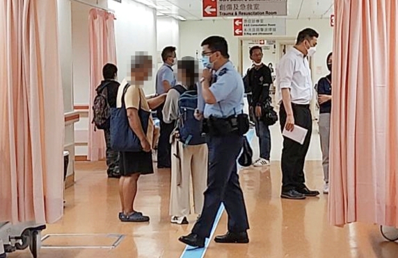 死者家屬趕到醫院了解。徐裕民攝 死者家屬趕到醫院了解。徐裕民攝