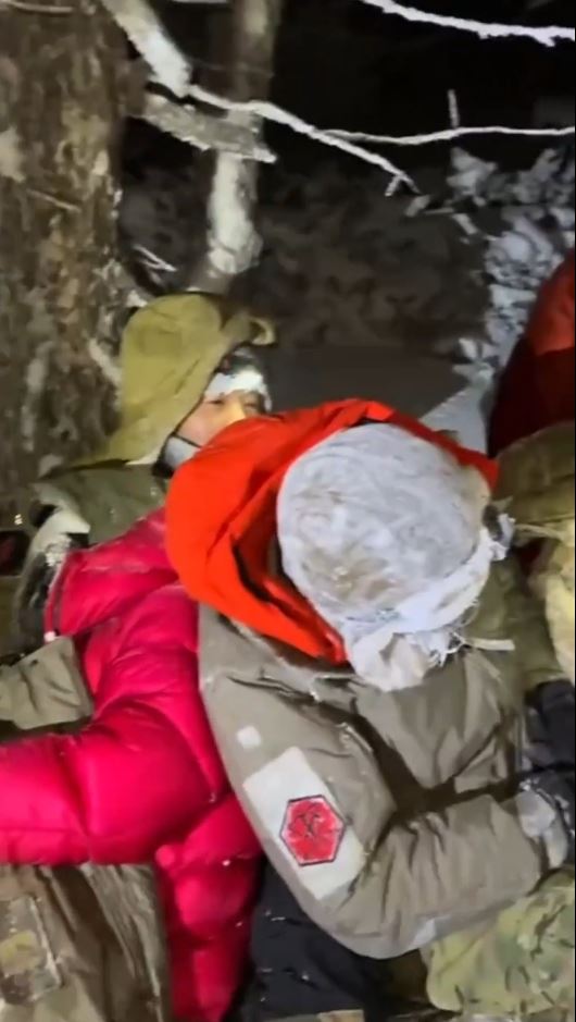 有参与搜索的救援队于5日早上指，暂时找回1名失踪者。抖音＠临潼应急救援队（杜杜）