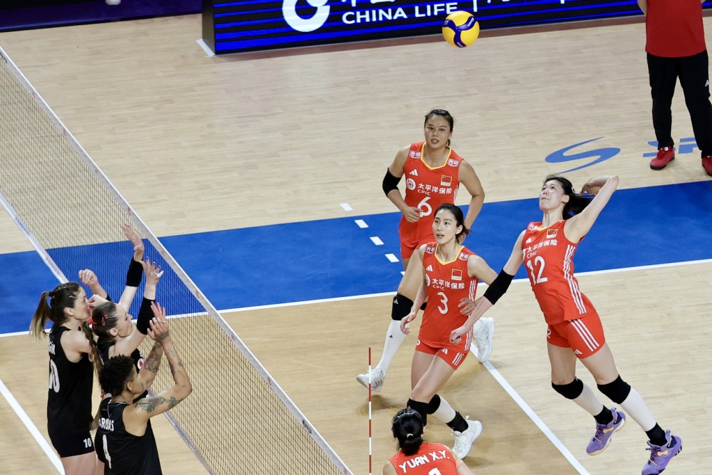  世界女排聯賽香港站，中國女排展示凌厲後勁。  劉駿軒攝