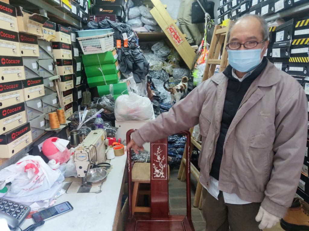 檔主陸先生表示,損失近萬元現金。梁國峰攝