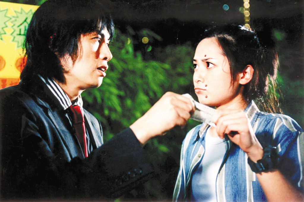 郭羨妮在黃子華執導的電影《一蚊雞保鏢》中，黐上三粒癦演出。