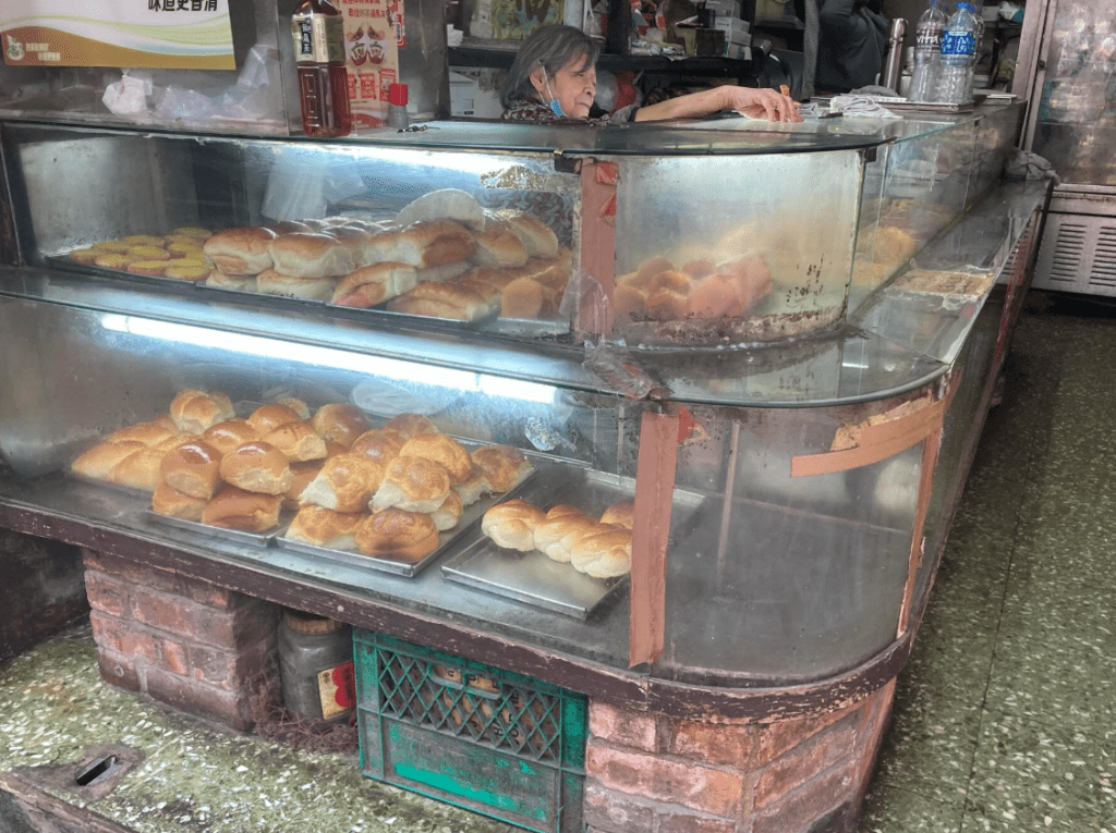 店內裝修懷舊，但衛生情況惹爭議。