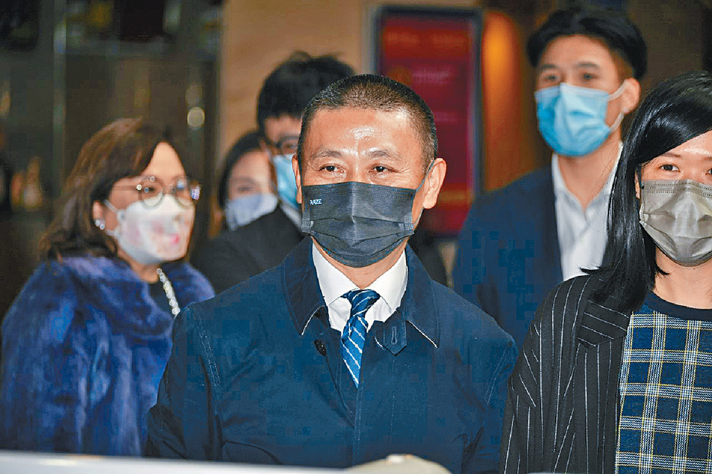 ■沈集成昨晚起孖兼成為練馬師王。 ■沈集成昨晚起孖兼成為練馬師王。