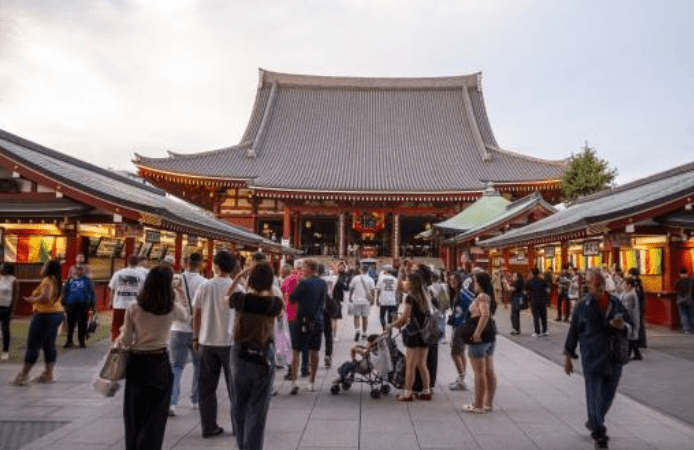 中國旅遊研究機構 China Trading Desk 提供的最新數據顯示，中國旅客取消赴日行程的風潮正不斷擴大，甚至已蔓延至明年4月的春季旅遊旺季。法新社