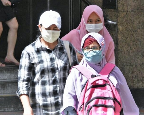 政府將盡快處理外傭轉換僱主申請,以縮短入住宿舍時間。