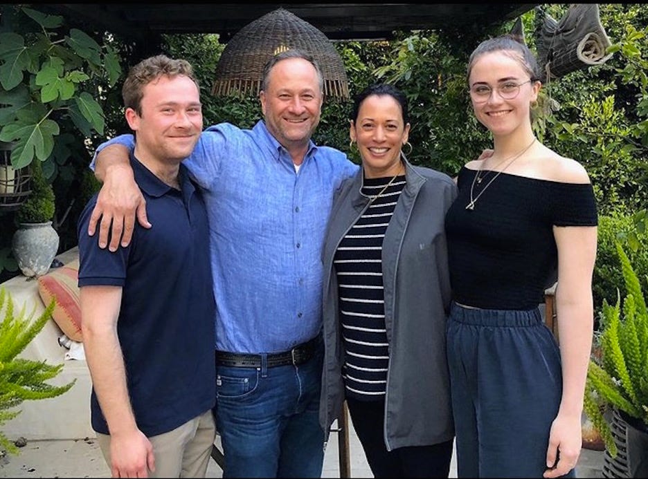 任德龙在首段婚姻育有29岁的儿子科尔和25岁的女儿艾拉，子女和继母关系良好。Instagram图片
