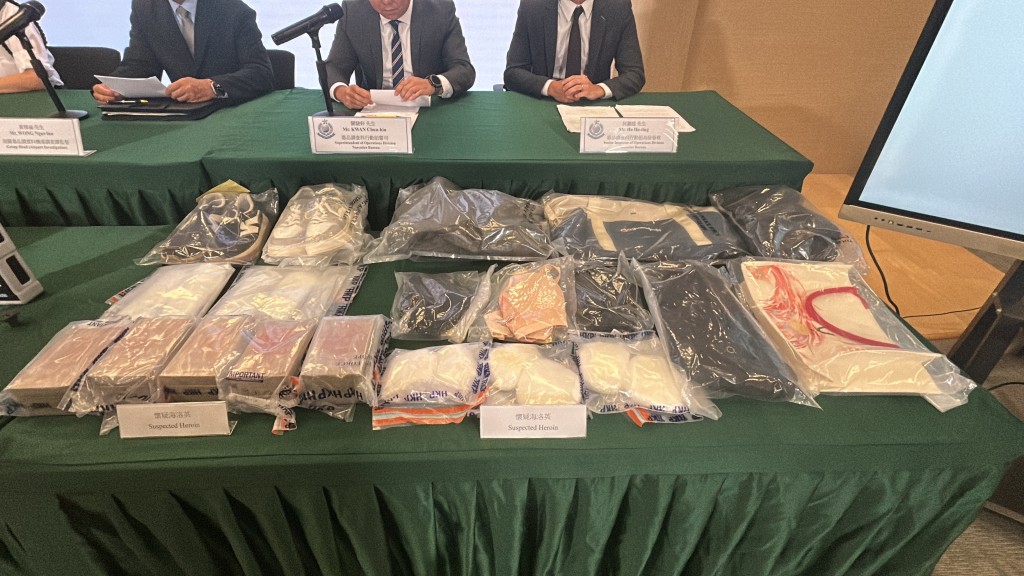 海關展示部分涉案證物。林思明攝 海關展示部分涉案證物。林思明攝