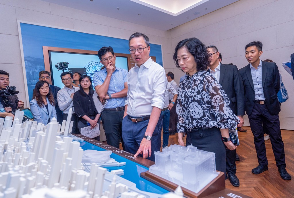 按他又提到,相關公約規定有三個簽約國家正式批準後的30天,公約便正式生效。 按他又提到,相關公約規定有三個簽約國家正式批準後的30天,公約便正式生效。