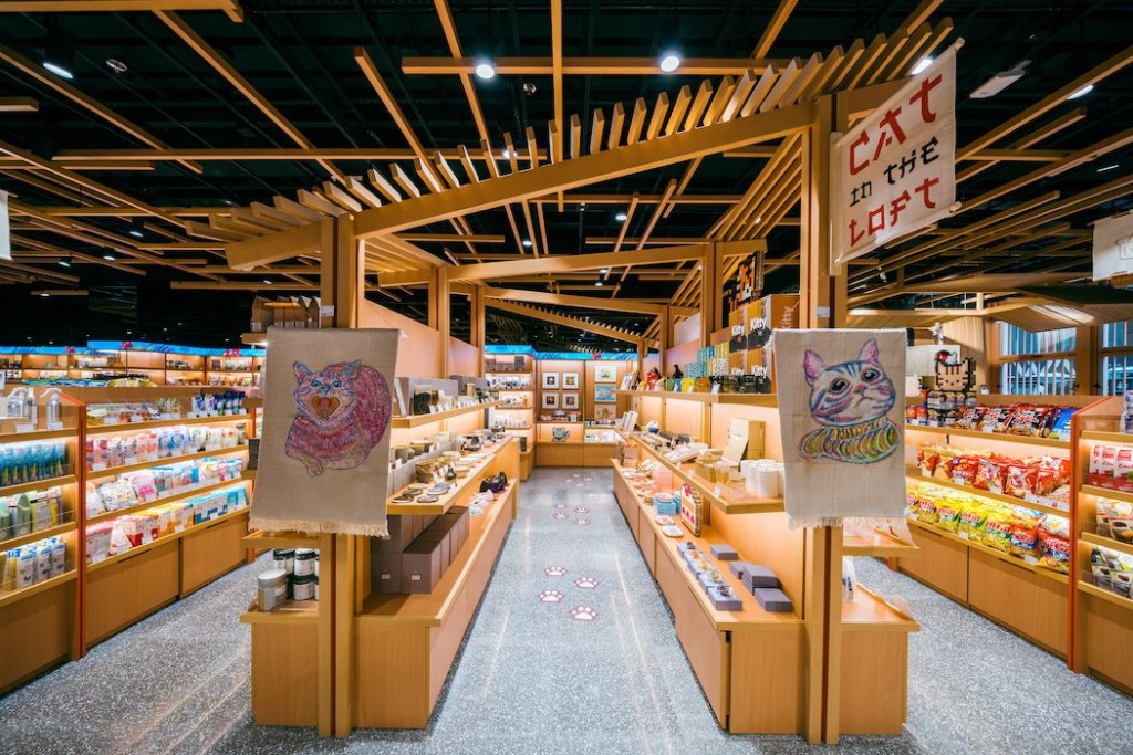 谷辰将店内打造成「Cat in the Loft期间限定艺术商店」。