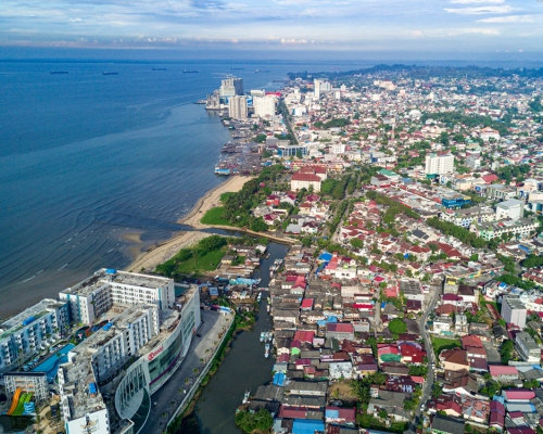 圖為印尼海邊城市巴里巴伴。資料圖片