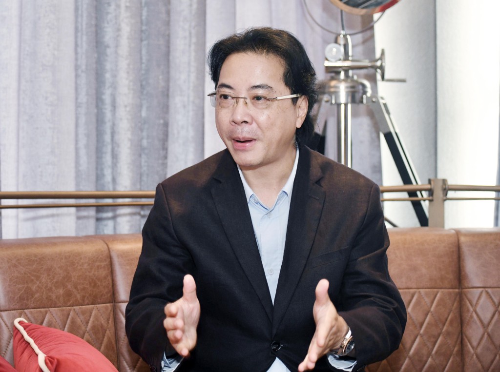 香港遊艇協進會會長何偉樂建議泊位集中設於近避風塘出口,將船隻與水上運動分隔開。 香港遊艇協進會會長何偉樂建議泊位集中設於近避風塘出口,將船隻與水上運動分隔開。
