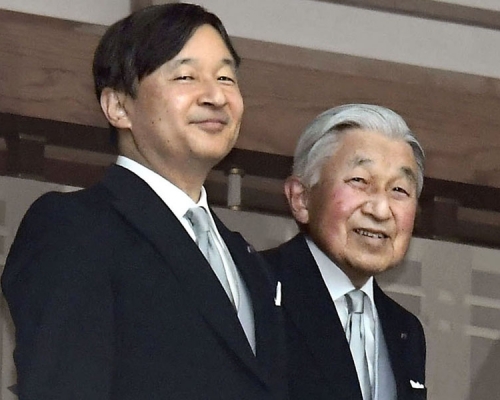 日皇明仁（右）今天退位，將由皇太子德仁（左）繼位。AP