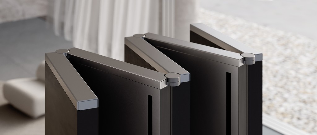 機身設有多達四個鉸鏈位。