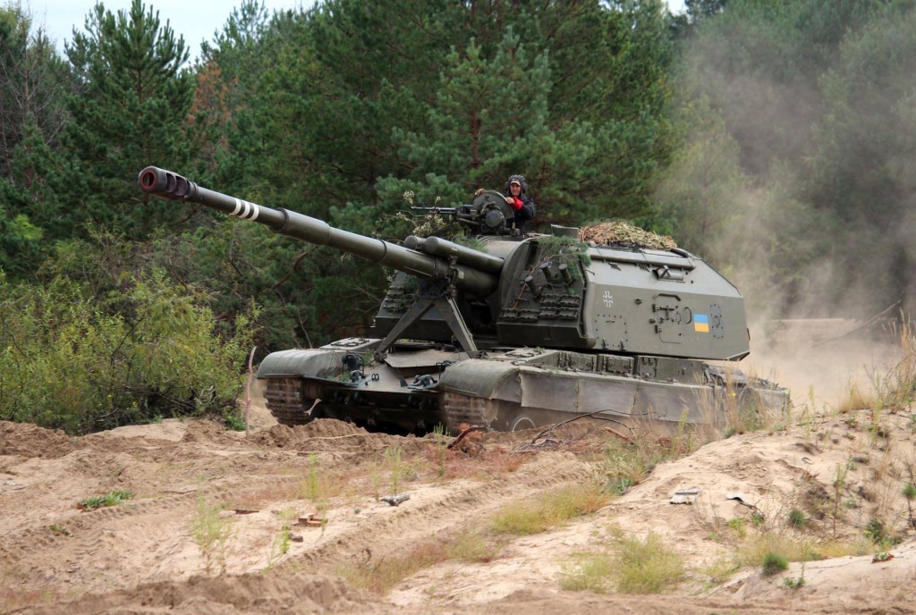烏克蘭也便用152MM自走式榴彈炮。