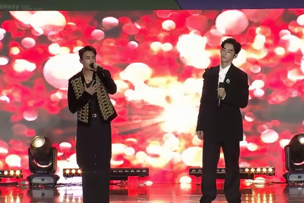 AK與蕭子墨更一起表演，分隔兩地多年仍能在台上重聚，二人都覺得好神奇！
