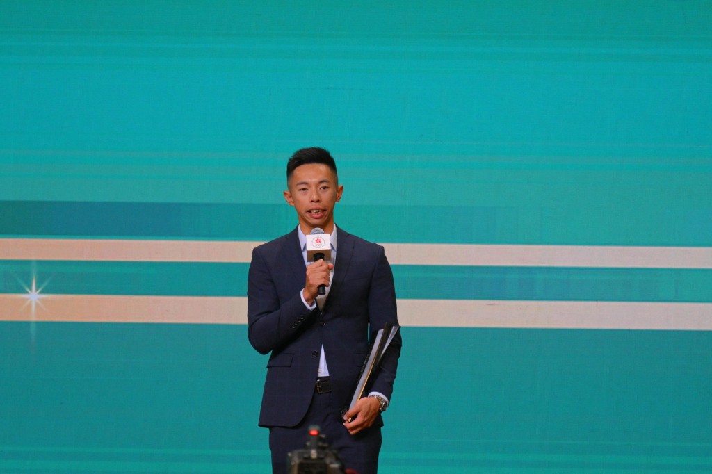 阿臻在台上以自己為例子勉勵各人。蘇正謙攝