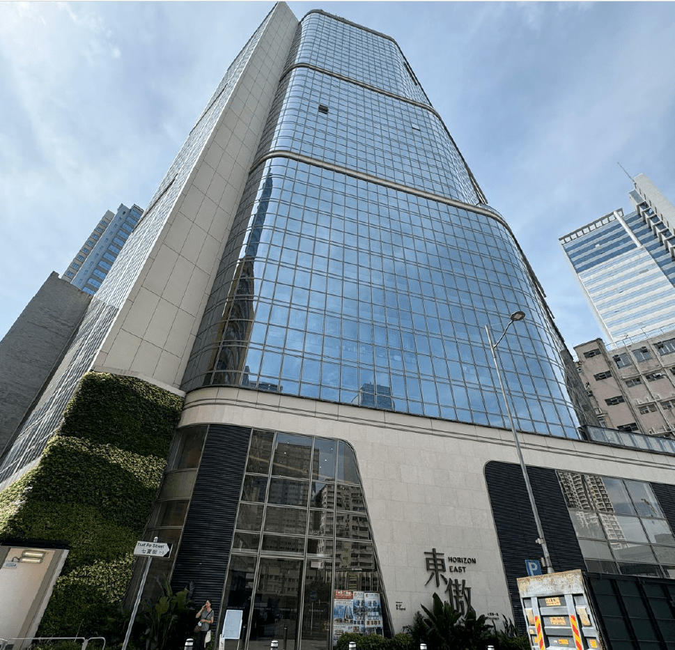 東傲8個車位獲初創企業「黃蜂集團」租轉買，作價1170萬。