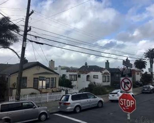 一名74歲華裔婦人晨運期間，被一名陌生男子強行拖入屋囚禁及性侵逾5小時。(網圖)