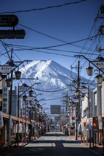 不僅旅遊喜愛遊覽富士山，日本民眾亦喜到富士山旅遊度假。iStock