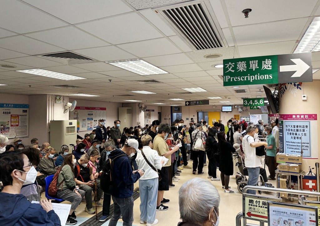 醫管局會積極與藥廠議價降低藥物成本。資料圖片 醫管局會積極與藥廠議價降低藥物成本。資料圖片
