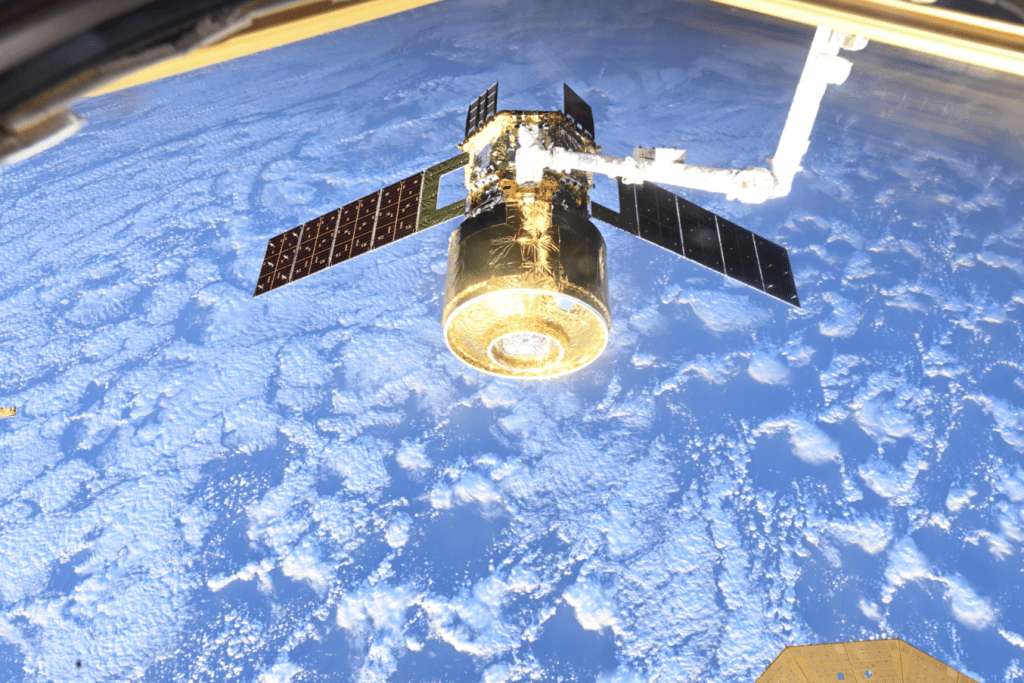 研究所分享一起在太空拍到的畫面。X@Astro_Kimiya 研究所分享一起在太空拍到的畫面。X@Astro_Kimiya