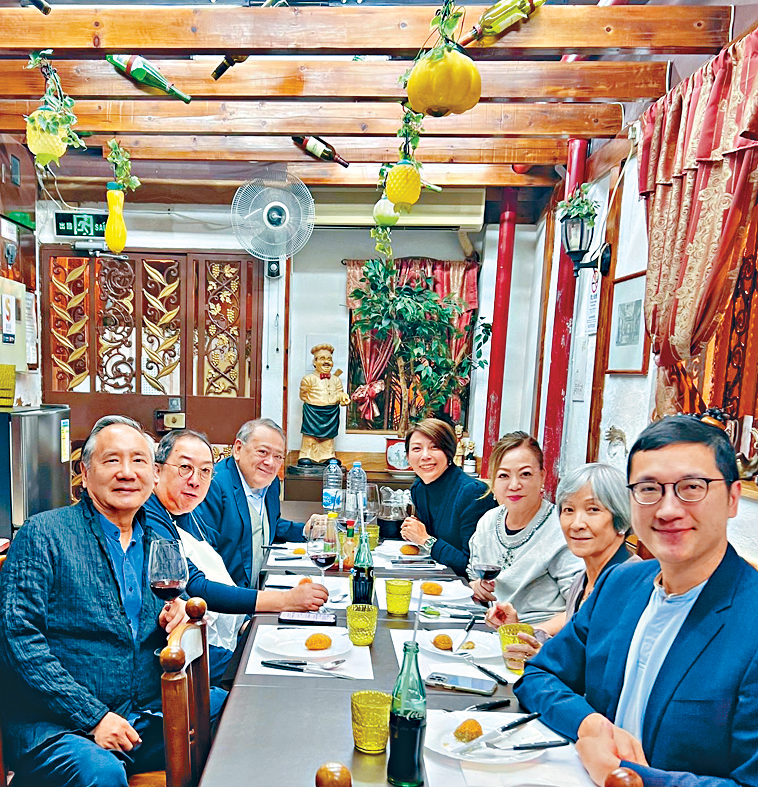 在「亞馬交」來張大合照