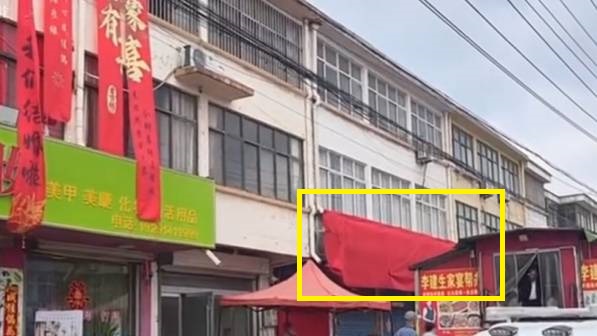 江蘇有殯葬店為了鄰居嫁女一事，主動「讓路」停業2天紅毯遮招牌。微博