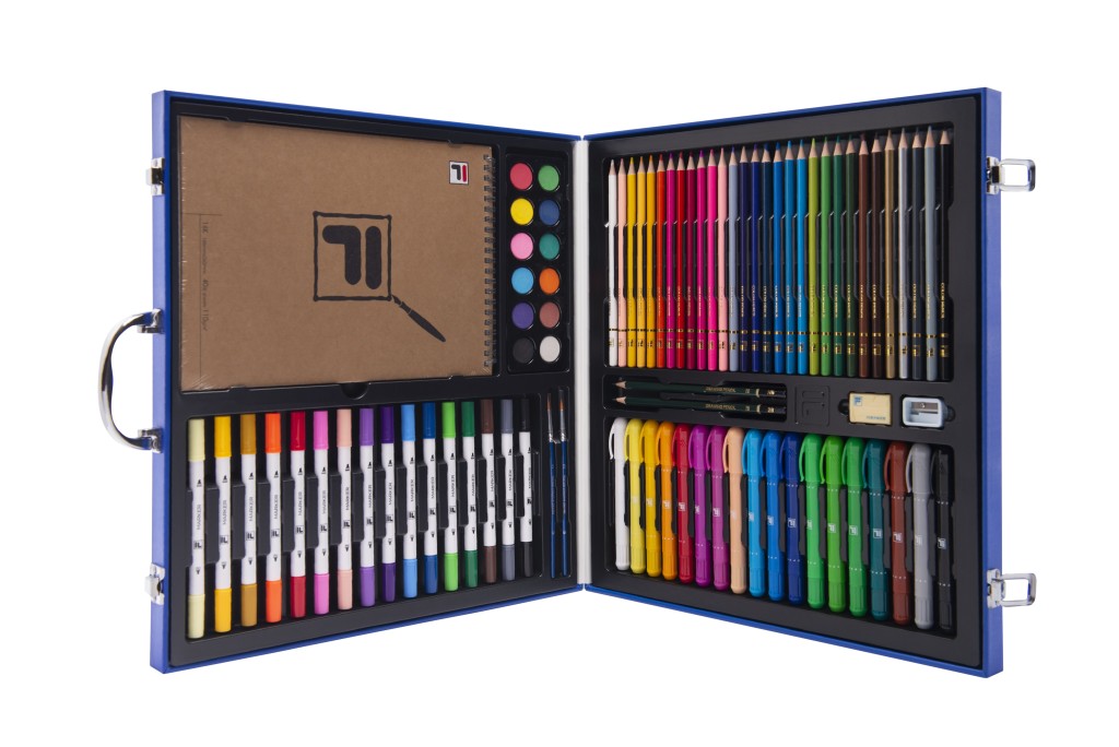 現於Fila Kids指定專門店購物滿指定金額或產品,可獲贈Wonnie Friends校巴主題筆袋及手繪筆套裝(見圖)。(Fila Kids)