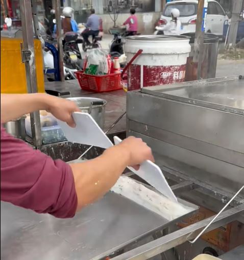 腸粉是廣東民眾喜愛的小食。小紅書