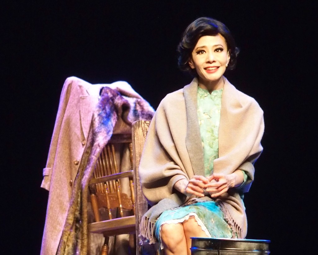 焦媛演少女時代的王琦瑤。
