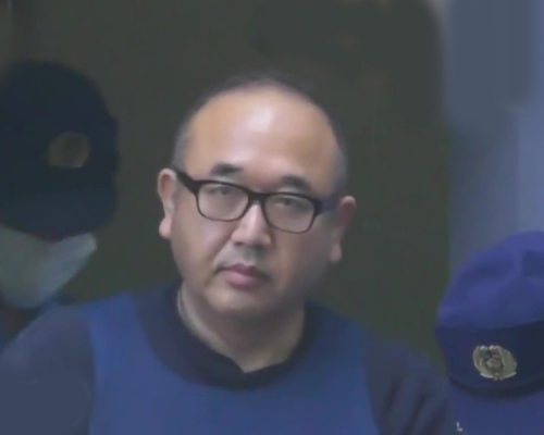 60歲已婚男子長岡雅人向警方自首,坦承自己殺害了妻兒,並將他們肢解,藏屍家中。(網圖)
