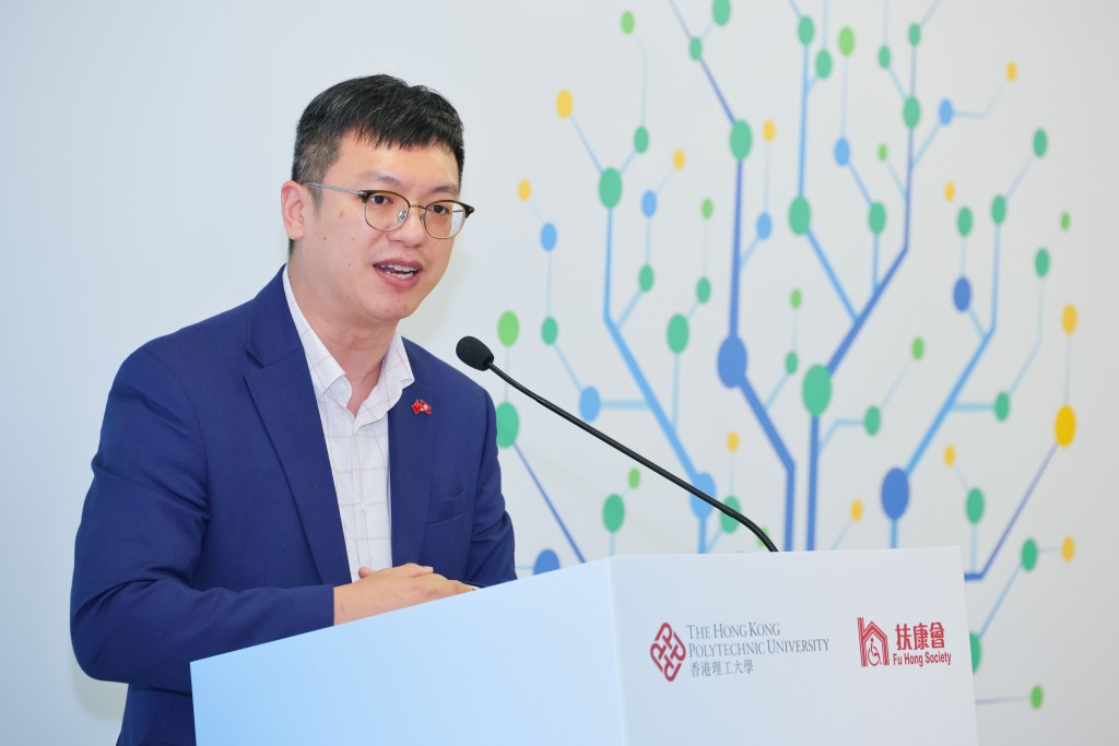 何启明致辞时表示，政府将继续联同社福界、学术界和商界等，携手推动康复服务的创新发展，共建关爱共融的社会。（理大提供）