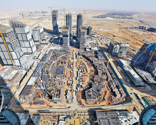 埃及新行政首都商業區一棟標誌性建築物的工地。